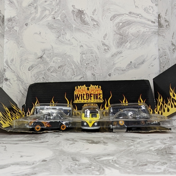 Greenlight Volkswagen 1:64 4 Car Collector Set, Opened, missing one Bug and box - Picture 4 of 6